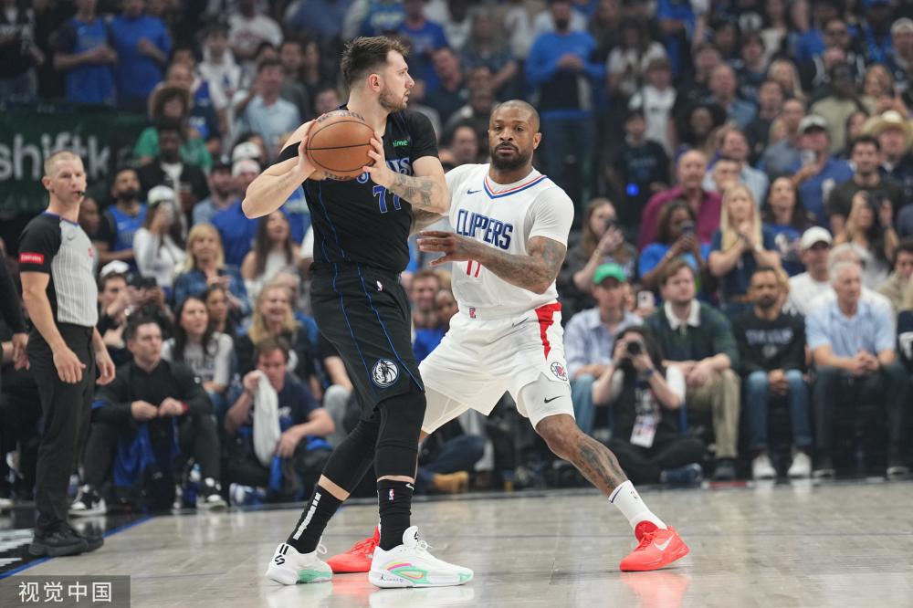 通过社交媒 通过社交媒