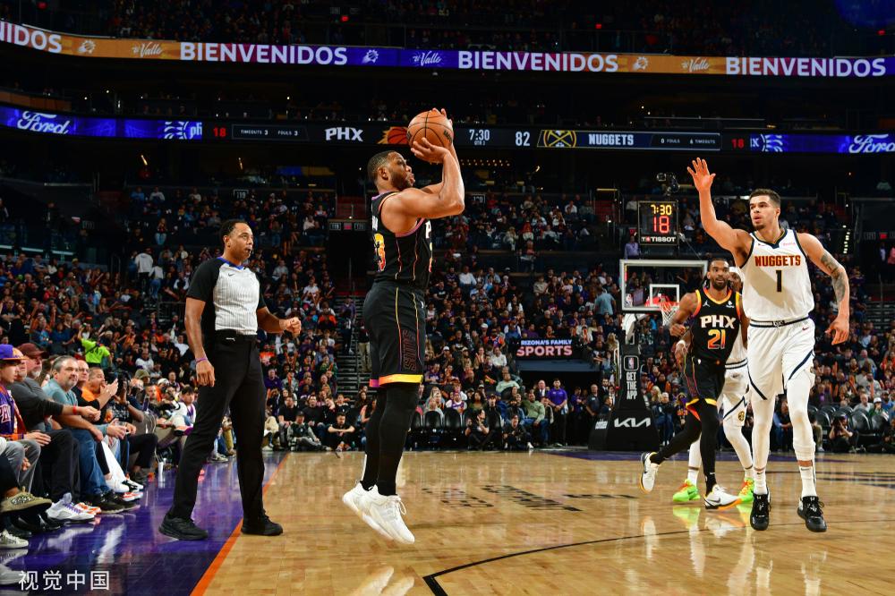 的带领下 的带领下